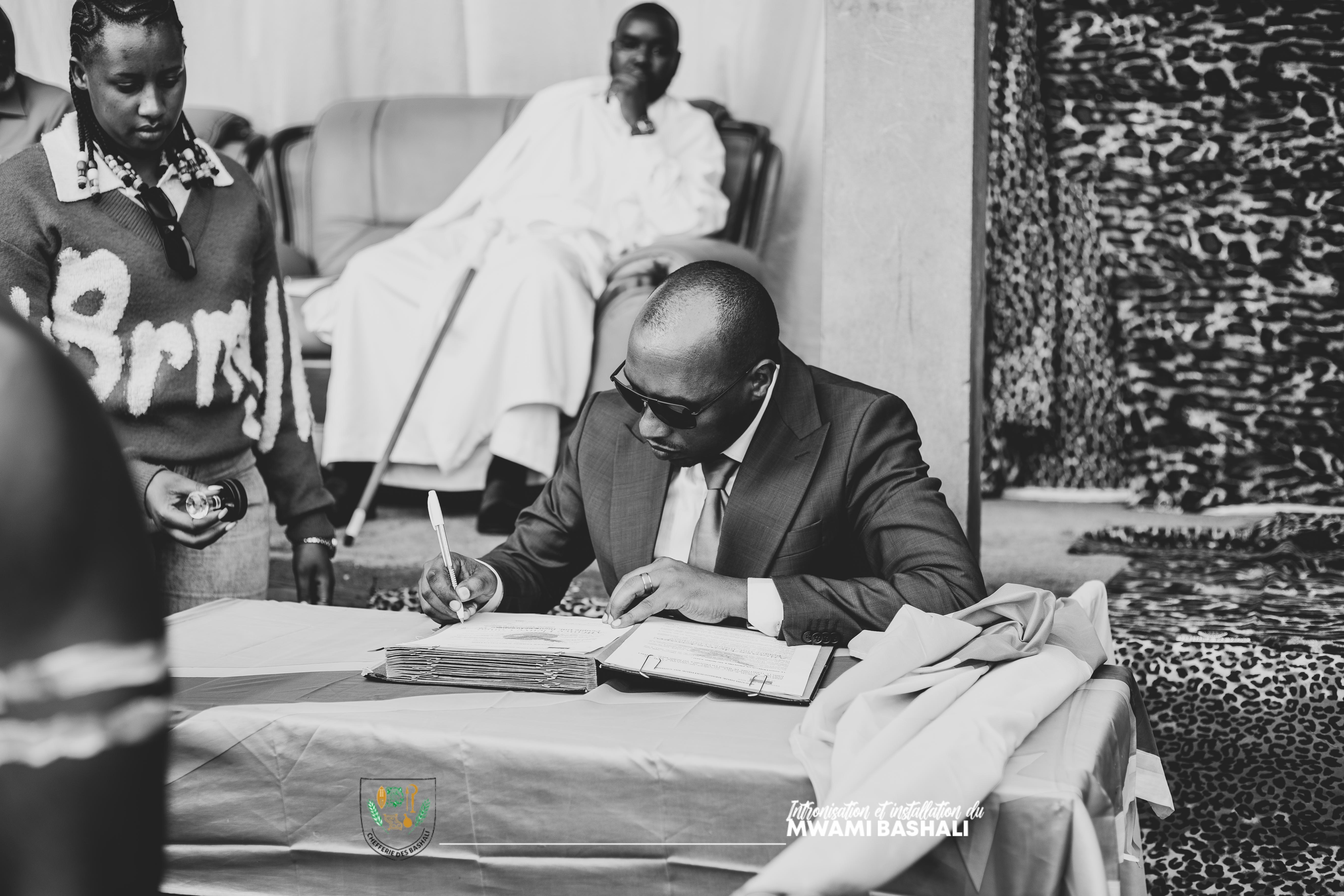 Crafting Captivating Headlines: Your awesome post title goes here img 3664